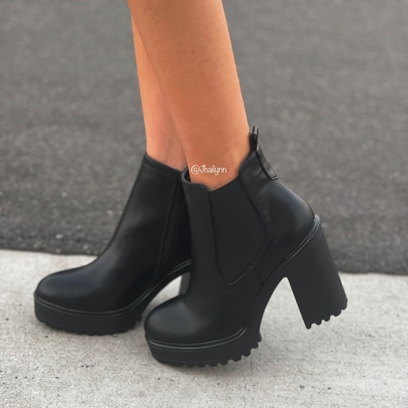 Black Chunky lug sole slip on bootie - Picture 7 of 9